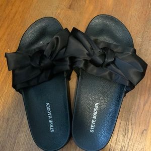 Size 8 Steve Madden slides